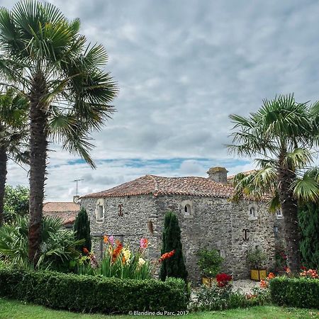 Logis De La Robliniere Landevieille Exterior foto
