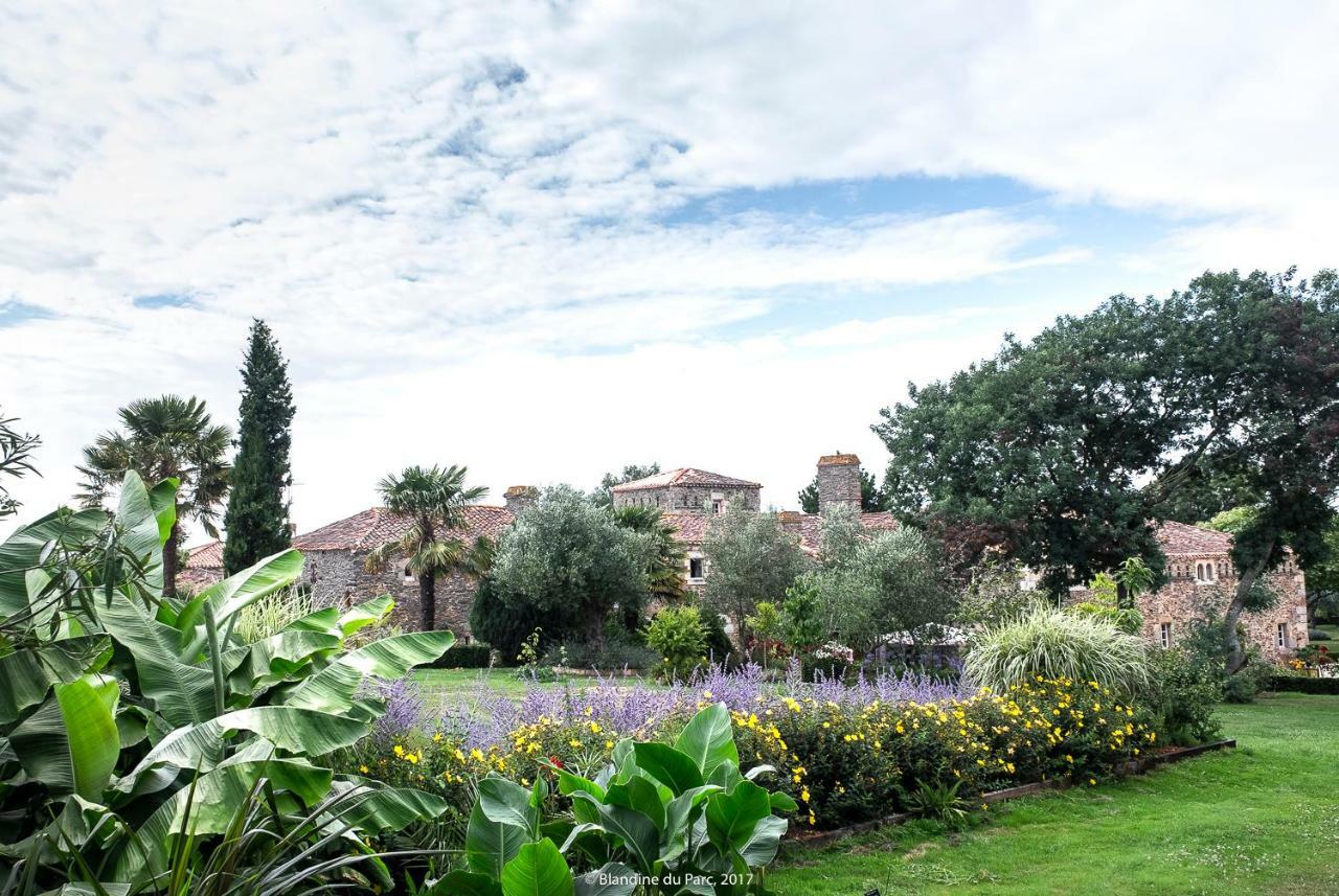 Logis De La Robliniere Landevieille Exterior foto