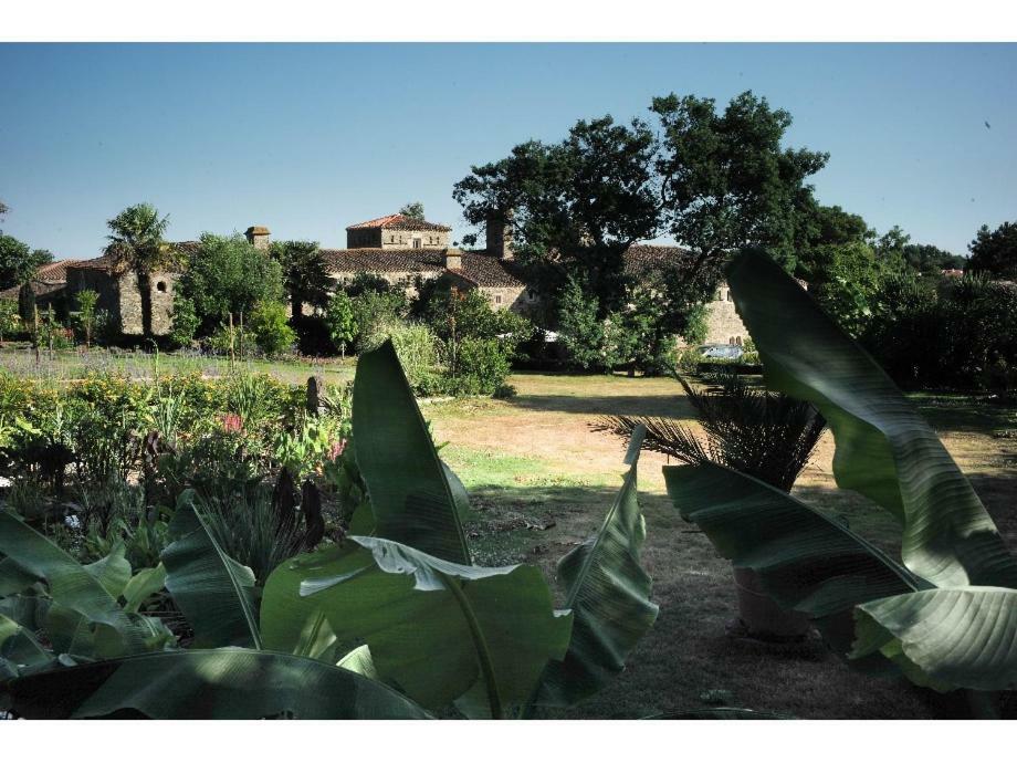 Logis De La Robliniere Landevieille Exterior foto